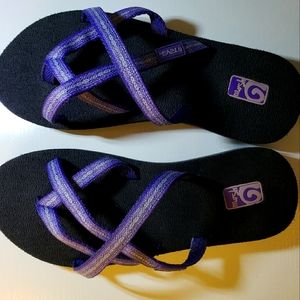 Teva Purple Scrappy Sandals size 6
